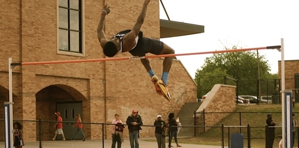 Parker Clears 6'6" to Take First at BTW Track Meet!