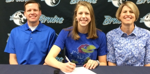 Bruin Swimmer Haley Downey Signs Letter of Intent with Kansas!