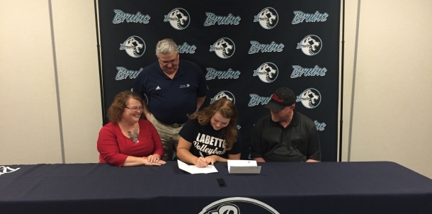 Bruin Volleyball Player Ashlynn Robbins Signs at Labette Community College!