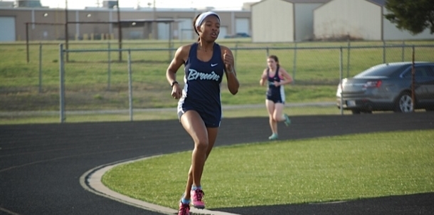 Stayton Wins 3200 at Regional Meet in Tahlequah!