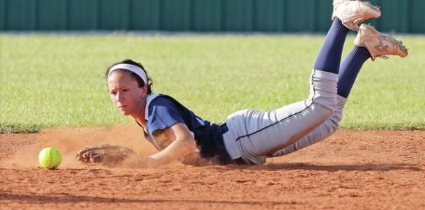 Sanders Dives for the Stop.