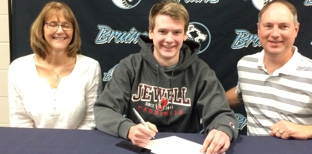 Bruin Swimmer Aaron Stanek Signs Letter of Intent to Swim at William Jewell!