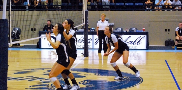Lady Bruins Swept by Southmoore