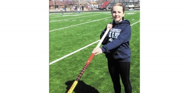 Sauer Sets New School Record in Pole Vault!