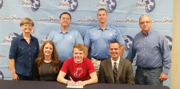 Bruin Swimmer Mason McCauley Signs with William Jewell!