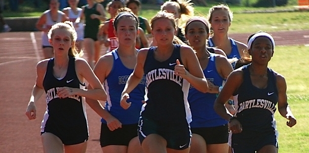3200 Race With Bruins in the Lead!