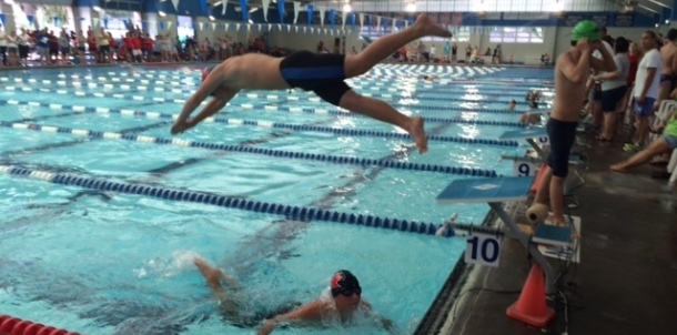 Swimmers Competing