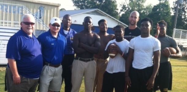 Tyler Russell Works With QHS Quarterback and Receivers