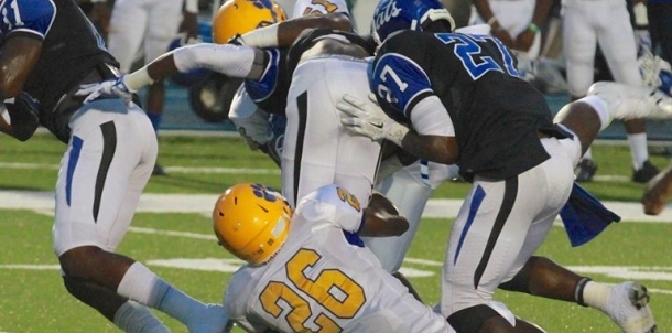 Michael Sanders on the tackle
