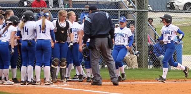 Lady Hornets end brief skid by out-scoring defending State champs
