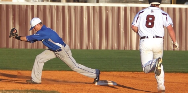 Panthers’ short game, pitching frustrate Hornets