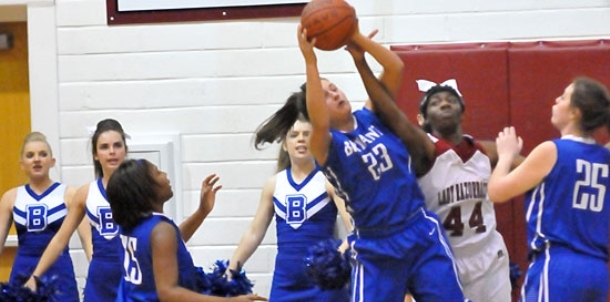 Lady Razorbacks’ rugged rebounding hampers Bryant