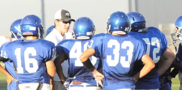 Bryant White overcomes big deficit in exciting 32-28 win