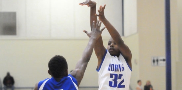 Freshman Hornets persevere, win despite frosty shooting