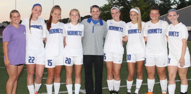 Lady Hornets close out undefeated regular season