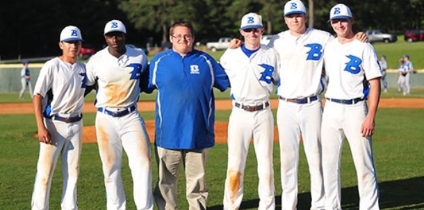 Hornets pull even with Cats for second in conference with 4-0 victory