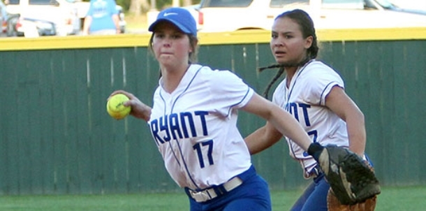 Lady Hornets retain share of first with dramatic win over Cabot