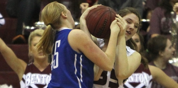 Lady Panthers pull away late from pesky Lady Hornets