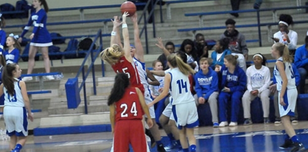 Russellville takes advantage of Blue Lady Hornets’ brief drought