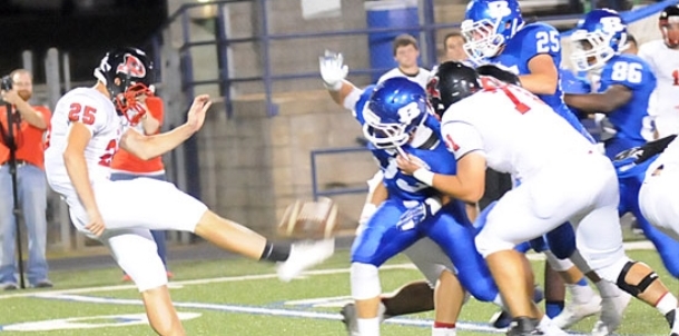 Special teams spark Hornets 34-6 win over Cyclones
