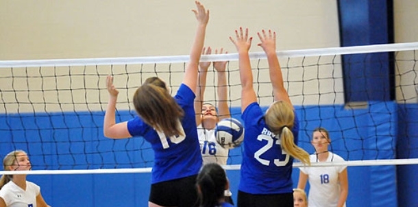 Eighth grade B teams trade 28-26 wins