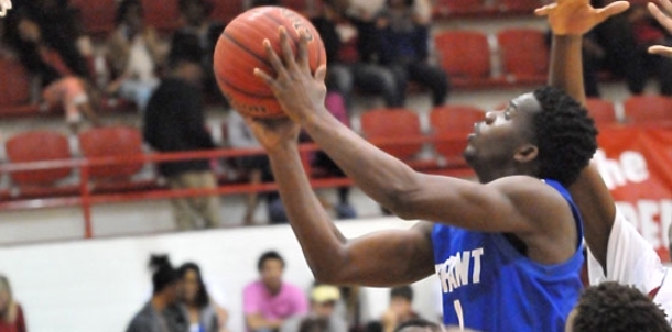 Hornets snap skid with snappy work at Texarkana