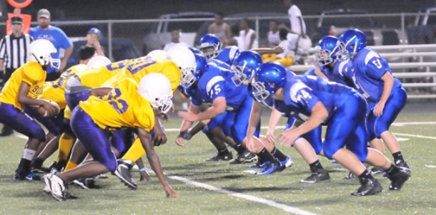 Bryant Blue makes the plays at the end to hold off Dunbar