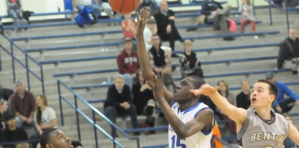 Early rush sets freshman Hornets on the winning course