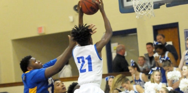 Charging Wildcats rush to victory over Hornets in freshman game