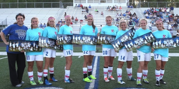 Seniors shine in Lady Hornets’ final home match