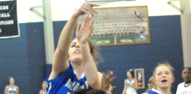 Lady Hornets make quick work of Lady Warriors