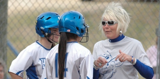 17-run burst lifts Lady Hornets in game one