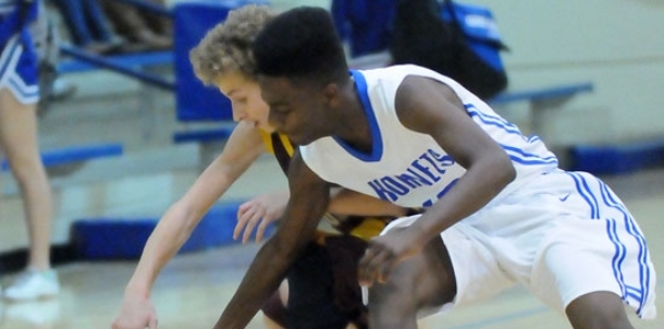 Bryant White surges after sluggish start, tops Wolves