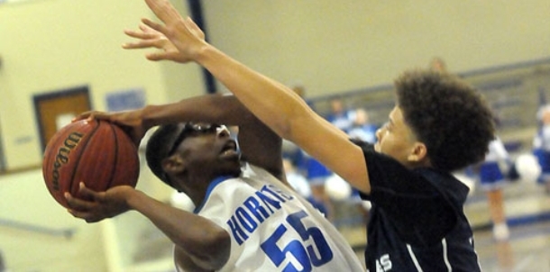Behind Hunter’s 25, Bryant White improves to 7-1