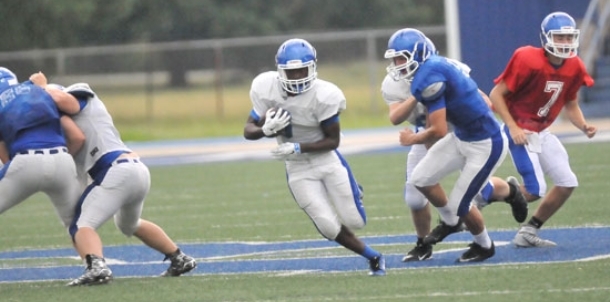 Hornets pass licks for the first time this fall with Saturday scrimmage