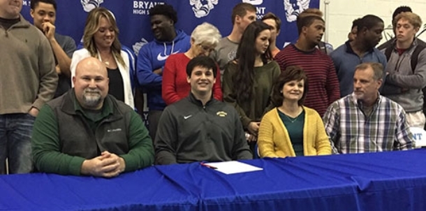 New Wonder Boy: Hornets’ iron man Knowles signs with Tech