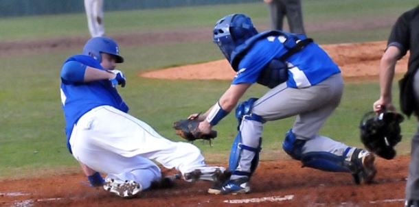 Hornets win pitchers’ duel with Star City