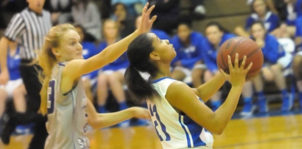 Lady Hornets clinch trip to State with win over Belles