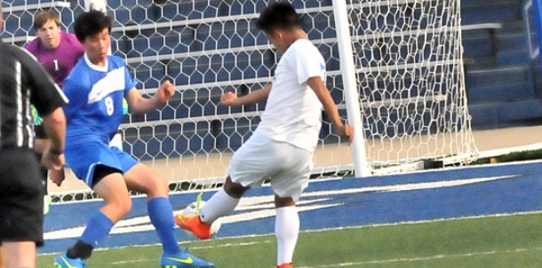 Wampus Cats get lone goal in league match against Hornets