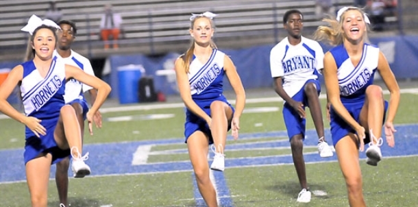Freshman spirit groups make 2015 debut