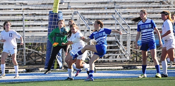 Lady Hornets finish regular season on winning note