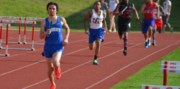 Winn breaks 35-year-old school record as Hornets win Cabot Invitational team title