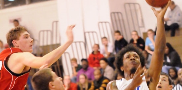 Rainey pours in 43 as Hornets outscore Eagles