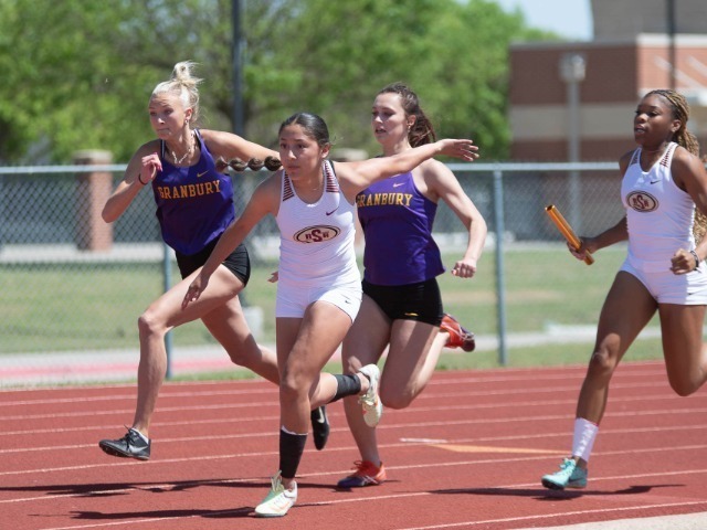 Saginaw track advances 13 athletes to Regionals