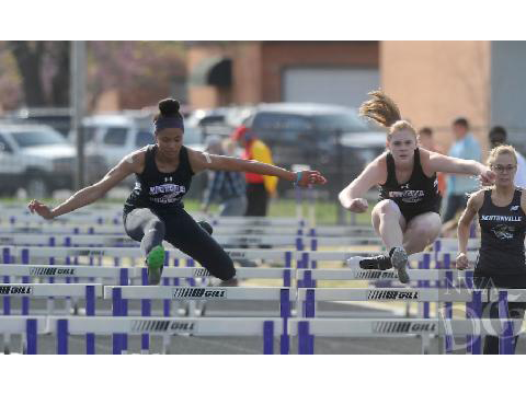 Bulldog Track Teams Dominate Bulldog Relays