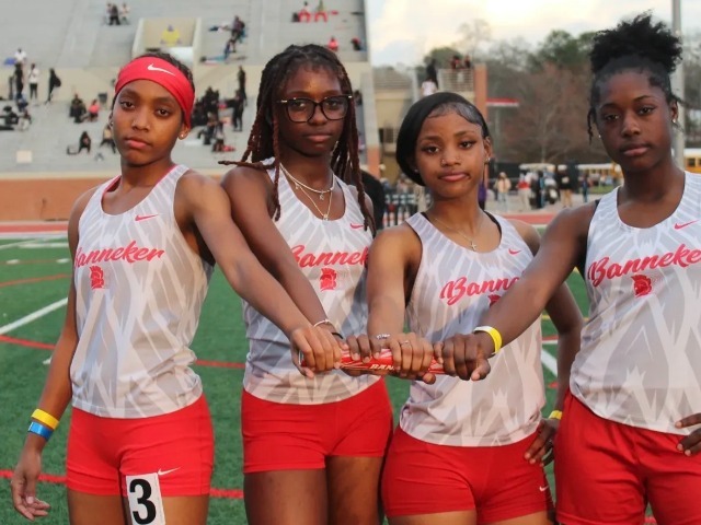 Lady Trojans Extend Their Win Streak to Five