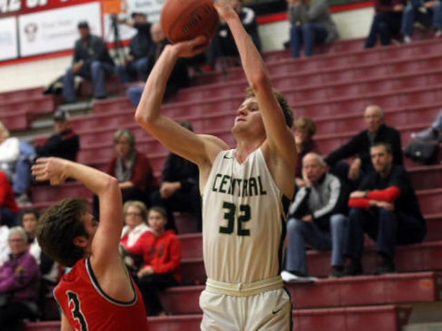 Brown, Underwood help NMCC to double-digit win over Jackson