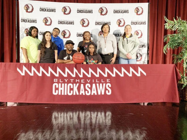 Lockett inks with Mid-South CC
