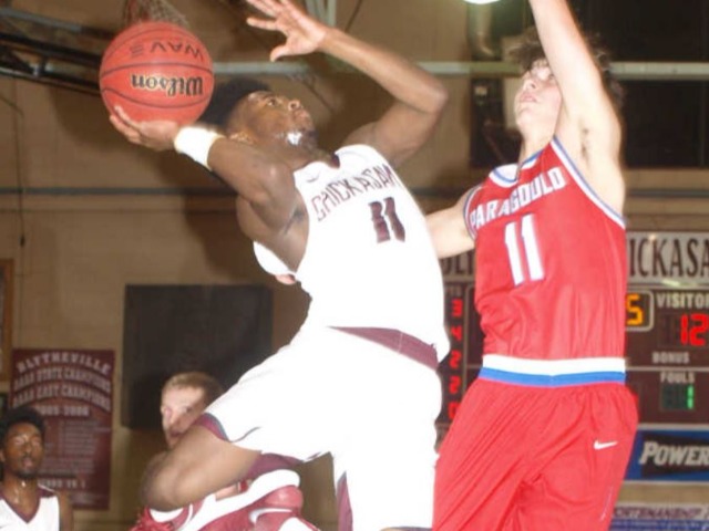 Big 3rd lifts Chicks over Rams