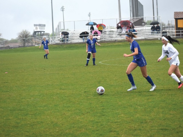 Harrison splits snowy visit to Berryville